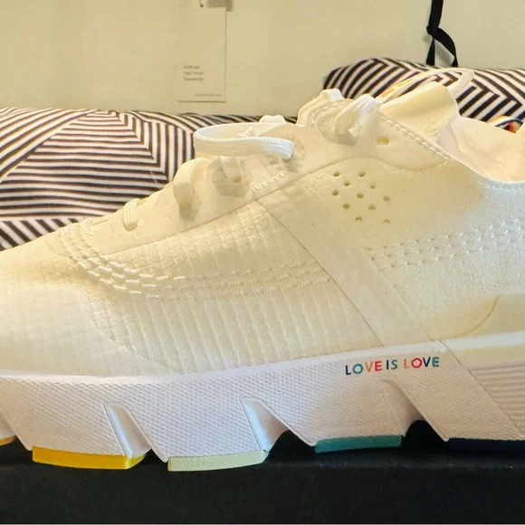 NEW IN BOX Sorel Women's White Kinetic Rush Pride “love is love” 8.5 - Picture 7 of 10